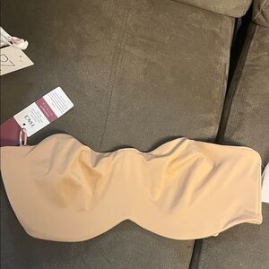 NWT minimizer Nude Strapless Bandeau Bra